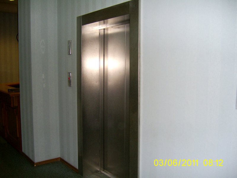 Облицовка лифтовых порталов нержавейкой